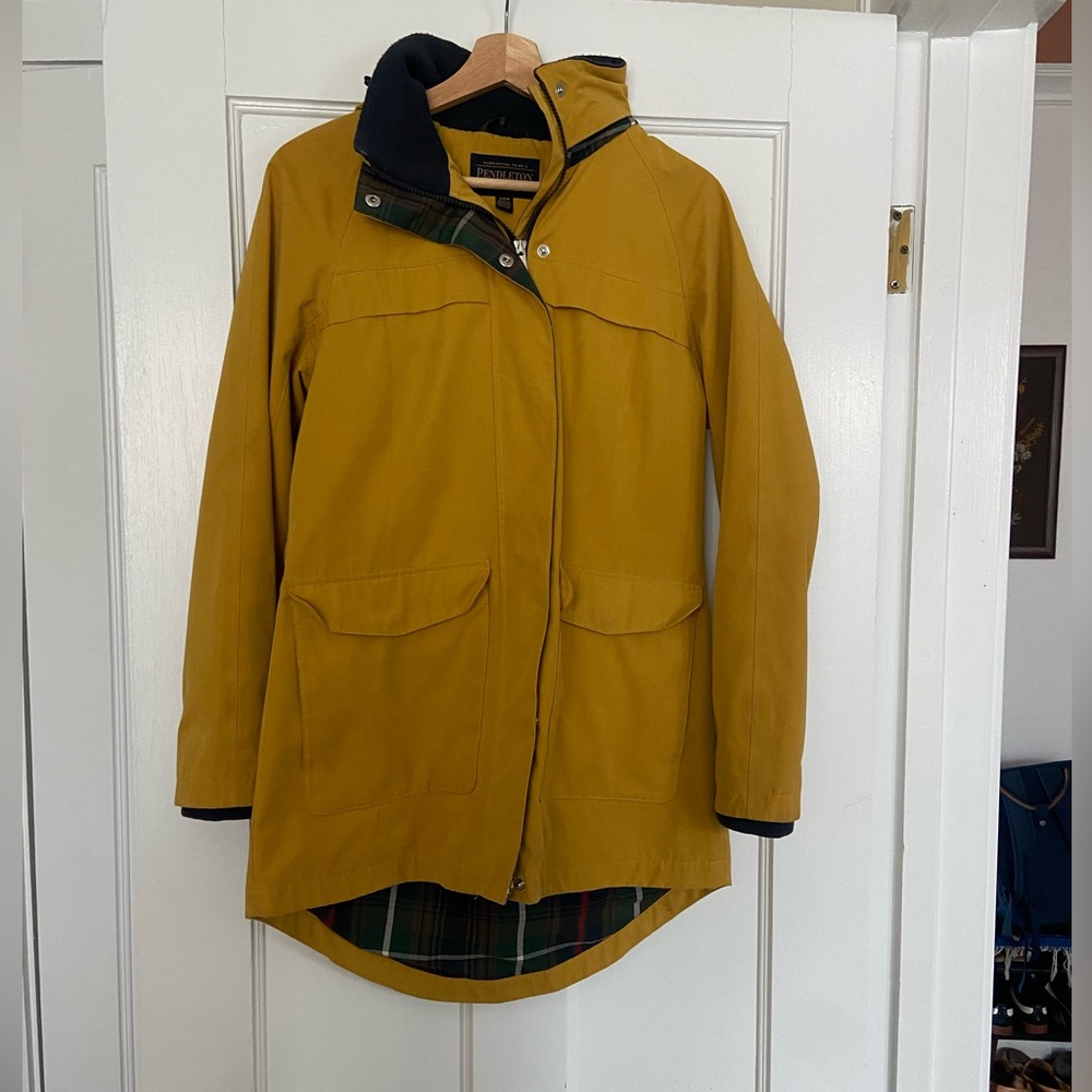 Pendleton Women's Med. Yellow Raincoat with Plaid Lining